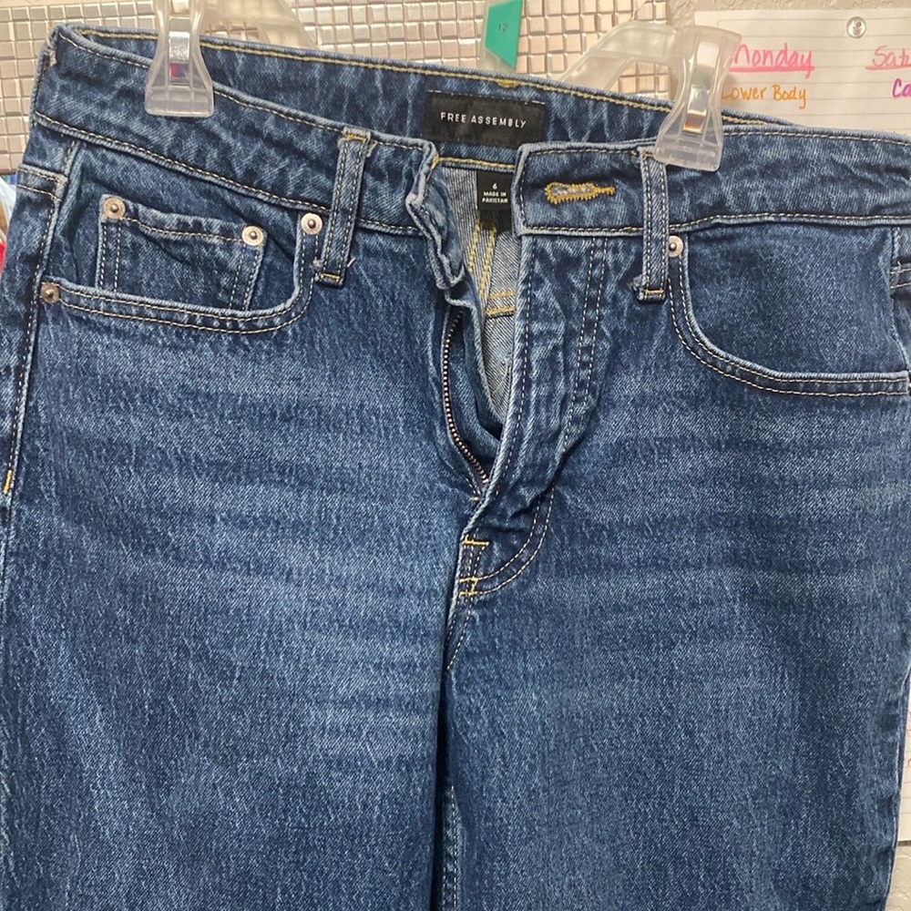 Free assembly jean